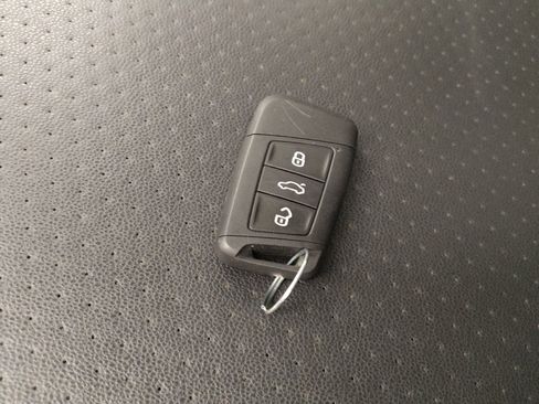 Used 2019 Volkswagen Jetta SEL FWD image 32