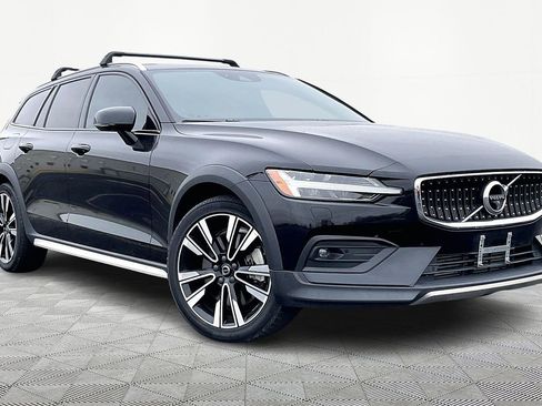 Used 2020 Volvo V60 T5 Cross Country w/ Protection Package Premier image 1