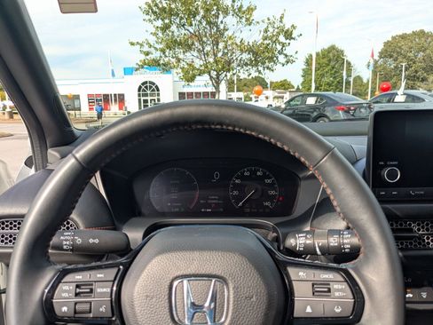 Used 2024 Honda HR-V Sport image 13