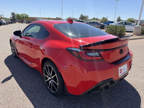 Used 2022 Toyota GR86 image 3