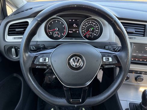 Used 2016 Volkswagen Golf S FWD image 23
