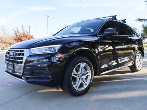 Used 2019 Audi Q5 2.0T Premium w/ Convenience Package image 3