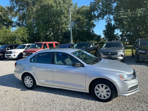Used 2016 Volkswagen Jetta S FWD image 4