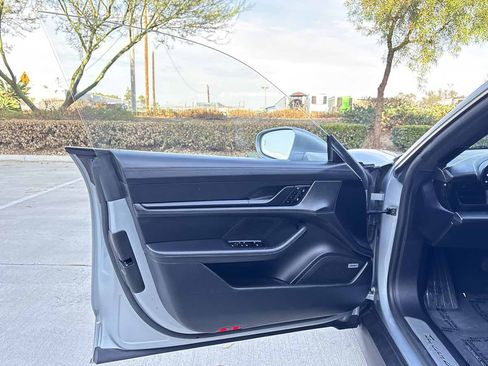 Used 2020 Porsche Taycan 4S AWD/4WD image 23