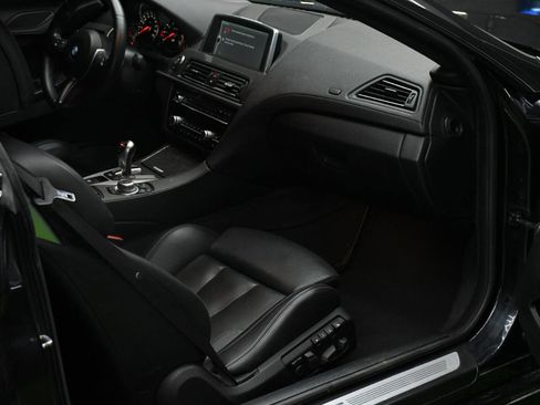 Used 2013 BMW M6 Coupe image 28