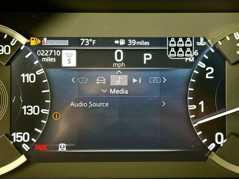 Used 2023 Land Rover Defender 130 SE image 11