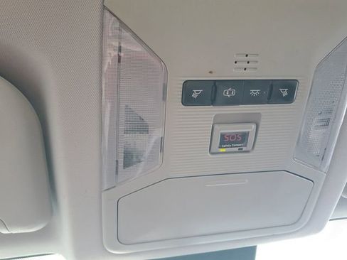 Used 2019 Toyota RAV4 LE image 30