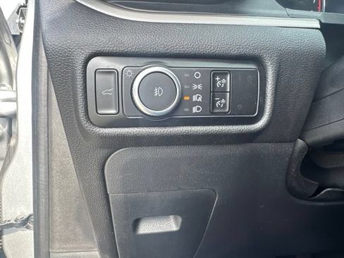Used 2023 Ford Explorer XLT w/ Equipment Group 202A AWD/4WD image 21