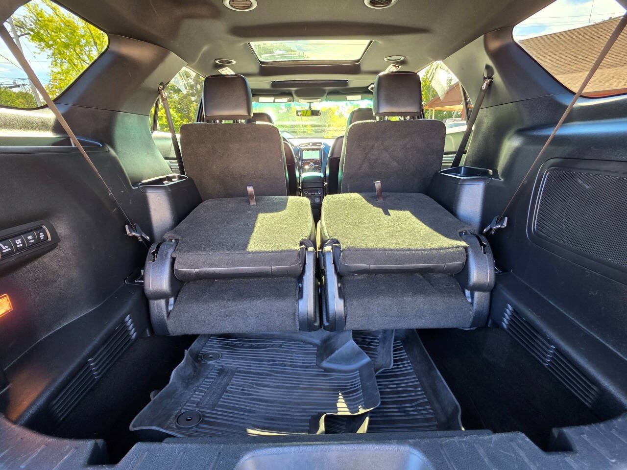 Used 2017 Ford Explorer Sport w/ Equipment Group 401A AWD/4WD image 23