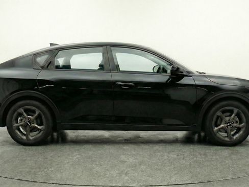 Used 2025 Kia K4 LXS image 11