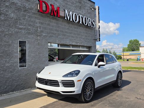 Used 2023 Porsche Cayenne S Platinum AWD/4WD image 17