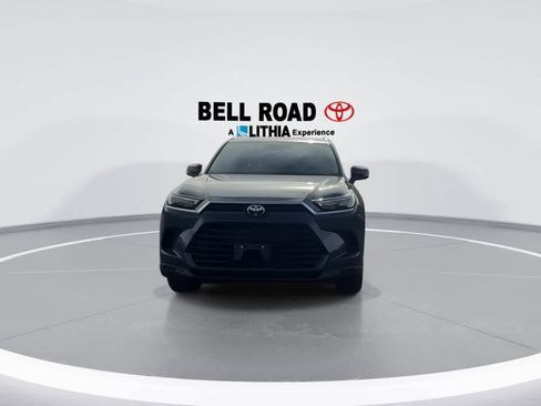 Used 2025 Toyota Grand Highlander XLE image 4