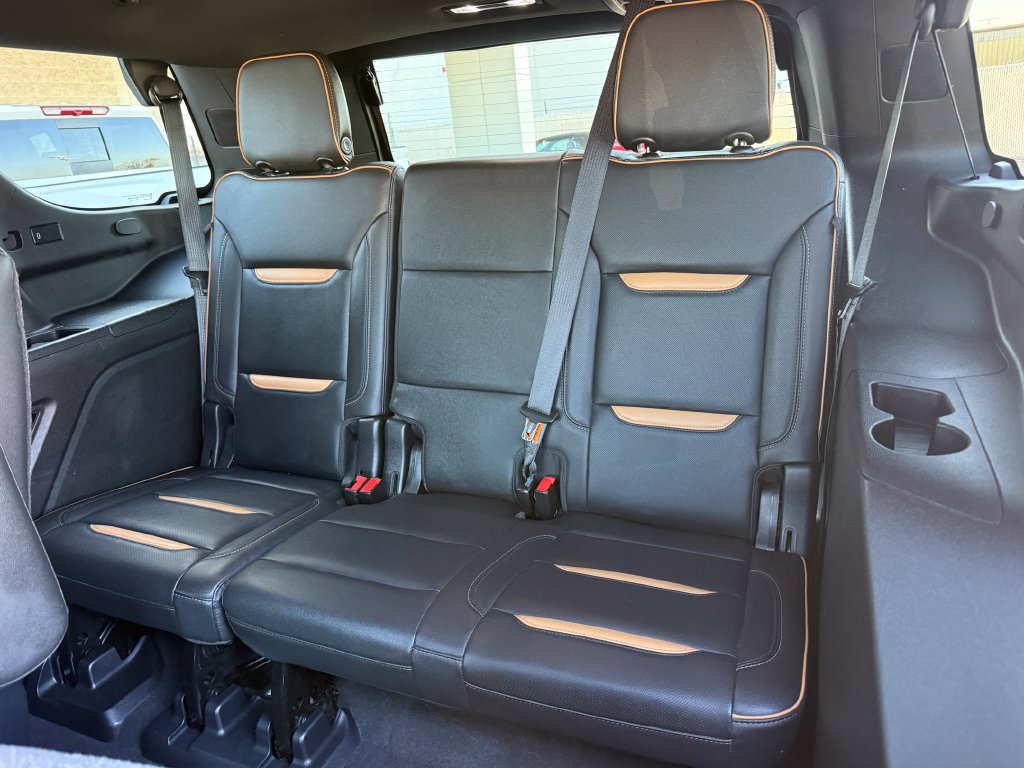 Used 2021 GMC Yukon AT4 w/ Technology Package AWD/4WD image 29