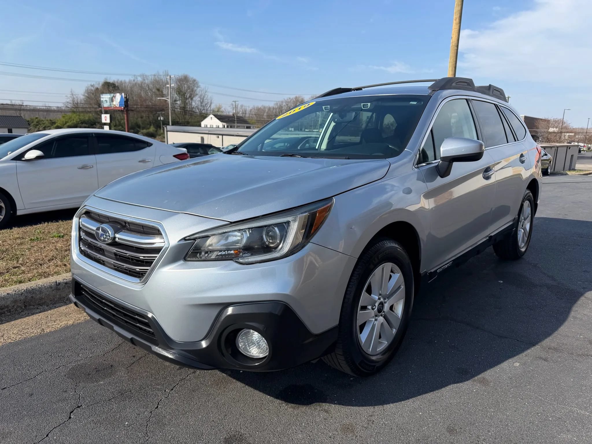 Used 2019 Subaru Outback 2.5i Premium AWD/4WD image 3