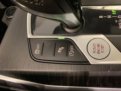 Used 2022 BMW 330i xDrive Sedan w/ M Sport Package image 52