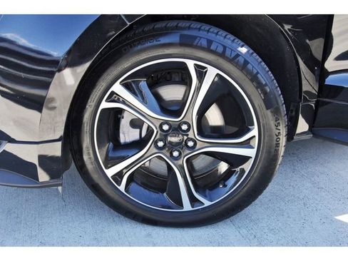 Certified 2022 Ford Edge ST image 30