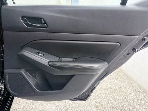 Used 2025 Nissan Altima 2.5 SV FWD image 18