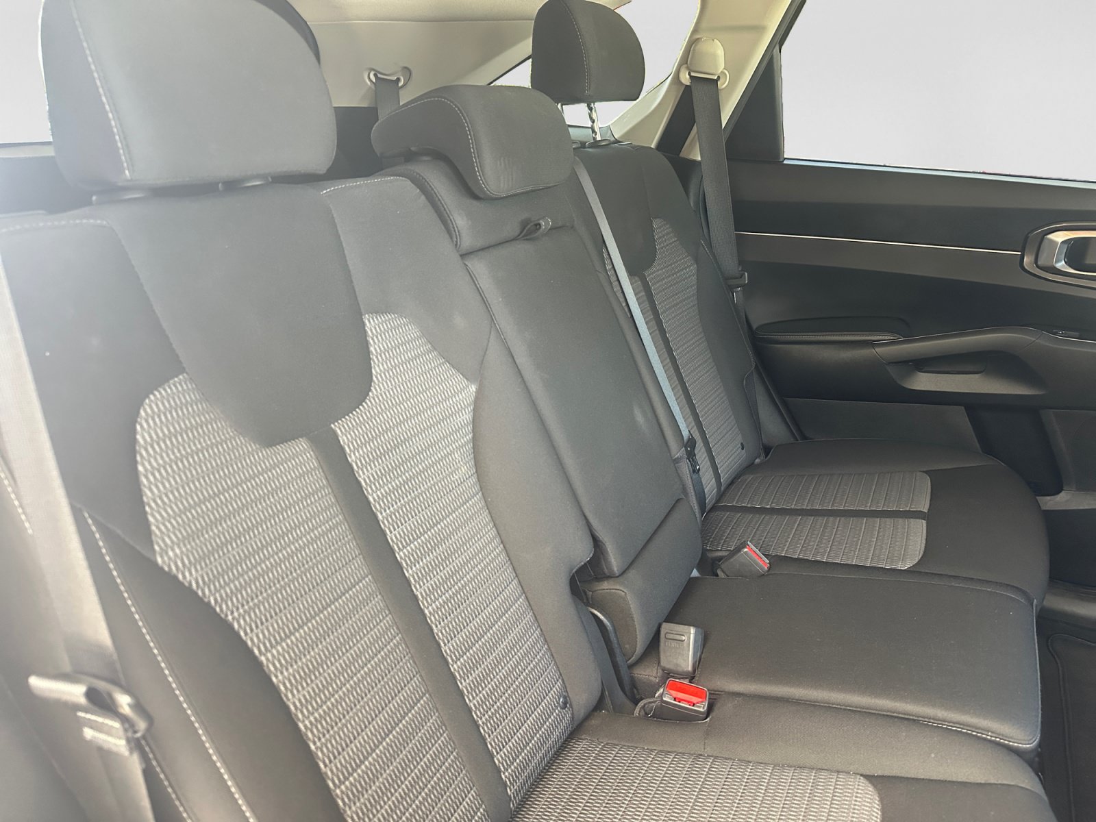 Used 2021 Kia Sorento LX FWD image 17