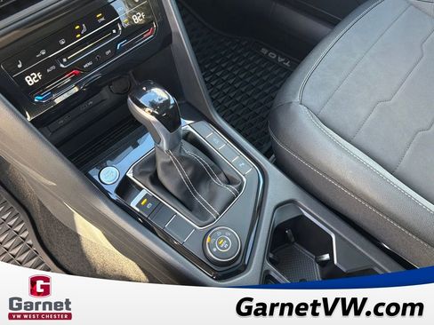 Certified 2025 Volkswagen Taos SE image 24