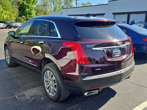 Used 2017 Cadillac XT5 Luxury w/ Driver Awareness Package AWD/4WD image 4