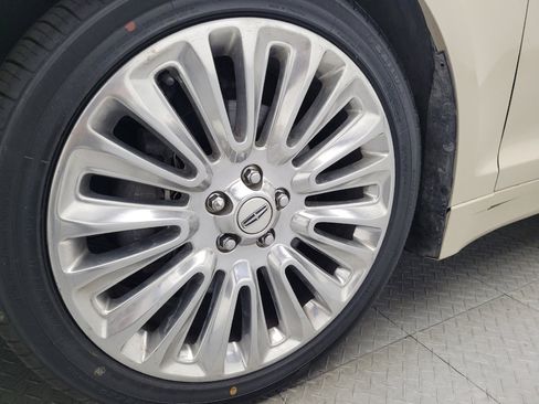 Used 2016 Lincoln MKZ image 31