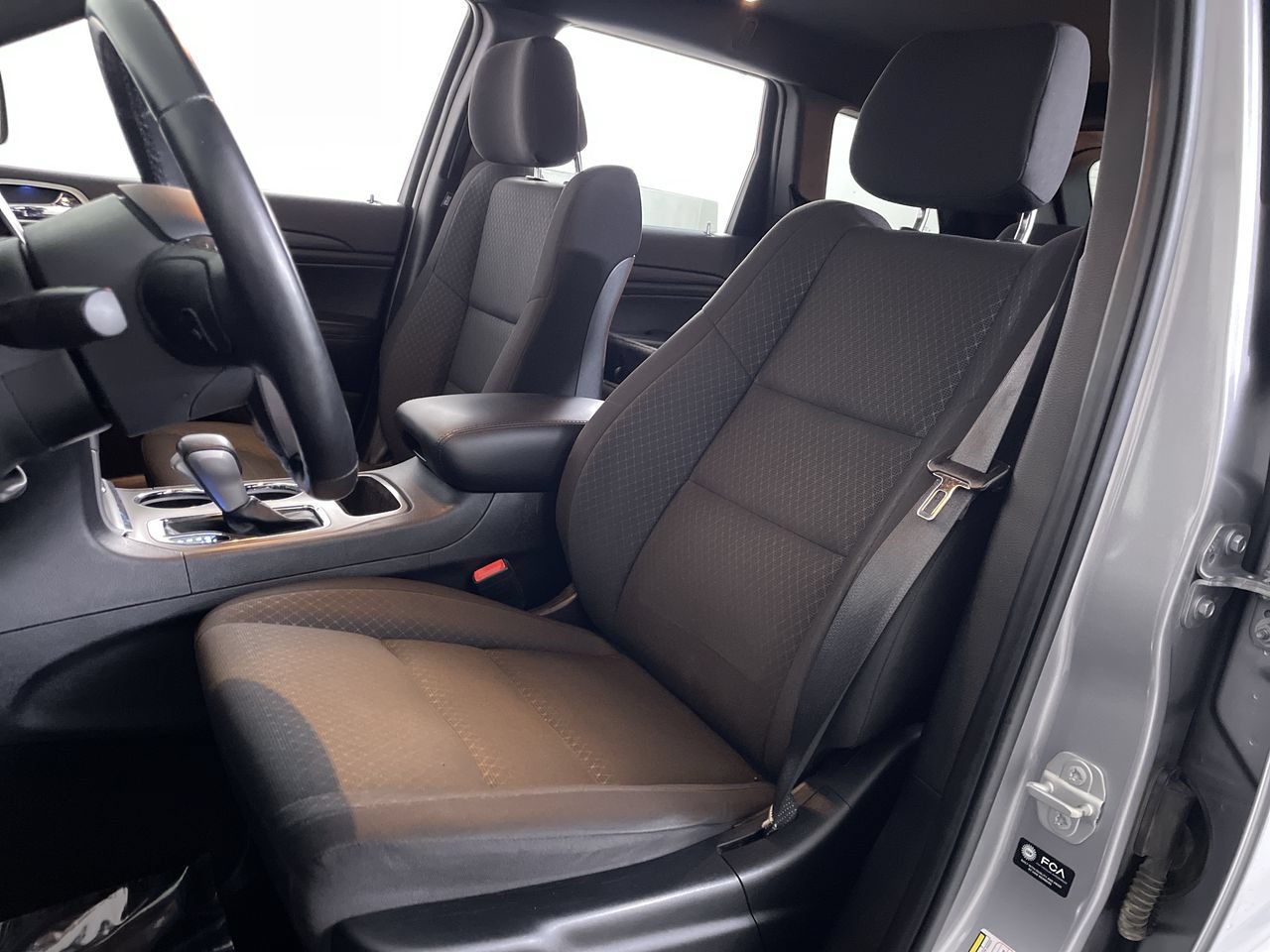 Used 2021 Jeep Grand Cherokee Laredo w/ Security & Convenience Group AWD/4WD image 13