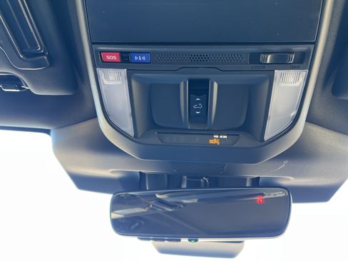 Used 2025 Subaru Forester Limited image 31