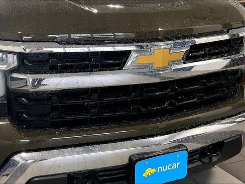 Used 2023 Chevrolet Silverado 1500 LT AWD/4WD image 32