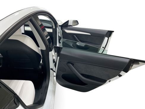 Certified 2023 Tesla Model 3 Performance AWD/4WD image 12