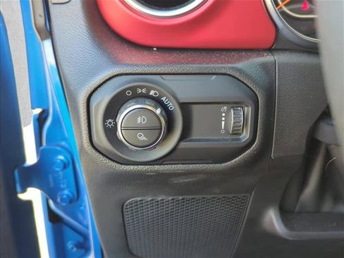 Used 2023 Jeep Gladiator Rubicon w/ Cold Weather Group image 12