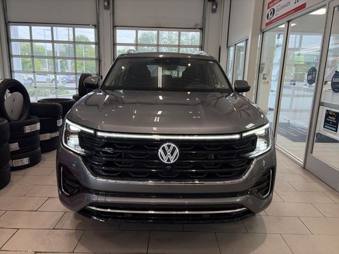 Used 2024 Volkswagen Atlas SEL Premium R-Line AWD/4WD image 2