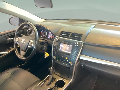 Used 2016 Toyota Camry SE FWD image 22