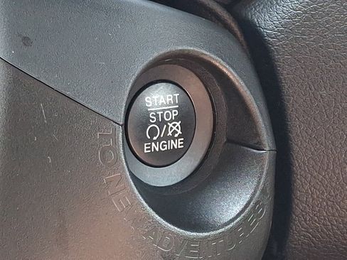 Certified 2022 Jeep Renegade Trailhawk AWD/4WD image 25