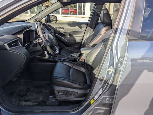 Used 2023 Toyota Corolla Cross XSE image 17