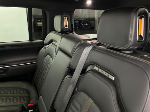 Used 2025 Rivian R1S Adventure Dual AWD/4WD image 20