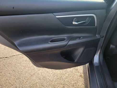 Used 2016 Nissan Altima 2.5 SV w/ Convenience Package image 13