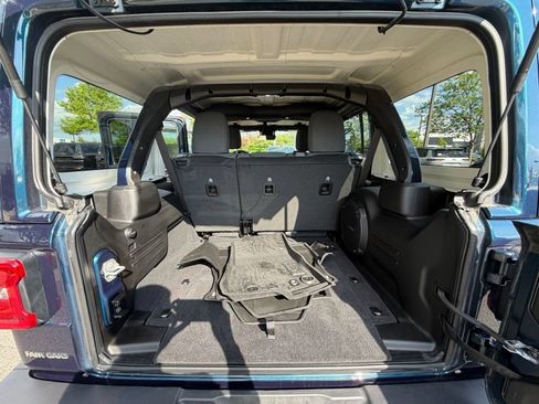 Certified 2025 Jeep Wrangler Unlimited Rubicon w/ Safety Group AWD/4WD image 32