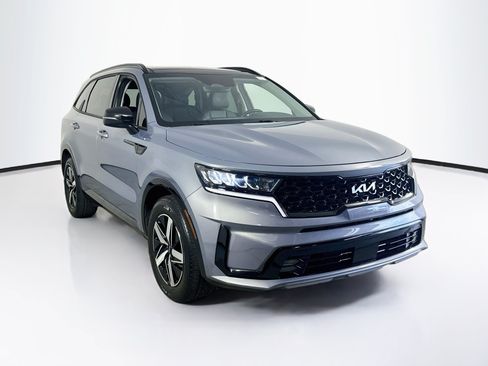 Used 2023 Kia Sorento EX w/ Panoramic Sunroof Package FWD image 3