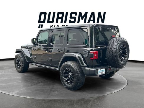 Used 2018 Jeep Wrangler Unlimited Sahara AWD/4WD image 5