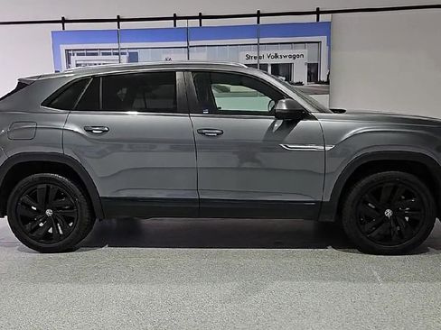 Used 2023 Volkswagen Atlas Cross Sport SE w/ Black Wheel Package FWD image 9