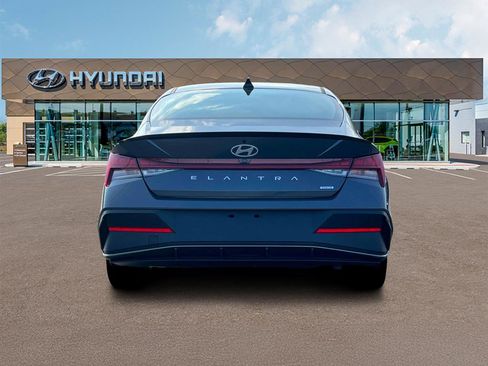 New 2025 Hyundai Elantra SEL image 6