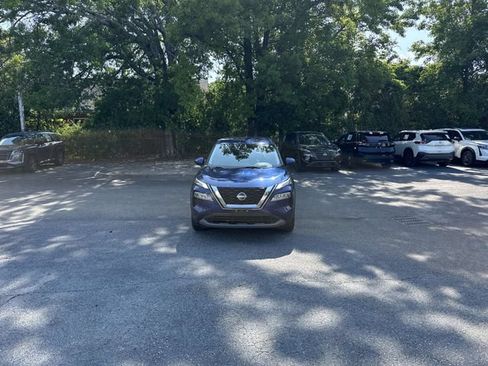 Used 2023 Nissan Rogue SV AWD/4WD image 2