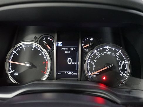 Certified 2024 Toyota 4Runner TRD Off-Road Premium image 16