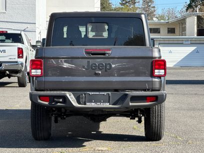 New 2026 Jeep Gladiator Sport