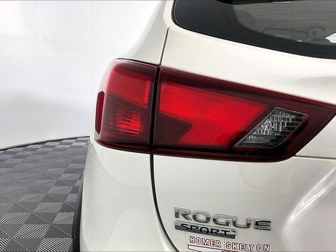 Used 2018 Nissan Rogue Sport SV w/ SV All-Weather Package AWD/4WD image 29