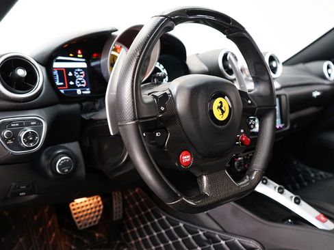 Used 2016 Ferrari California T image 14