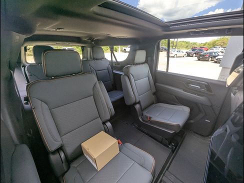 New 2026 GMC Yukon XL AT4 w/ AT4 Premium Plus Package AWD/4WD image 15
