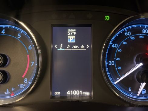 Used 2017 Toyota Corolla SE image 18