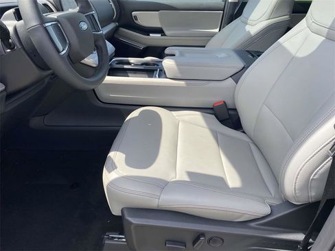 New 2025 Ford Expedition Max Active image 13