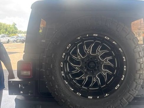 Used 2018 Jeep Wrangler Unlimited Sport S AWD/4WD image 16